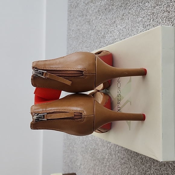 Expression Color Block Sandals, VGUC Sz 9 - Picture 6 of 7